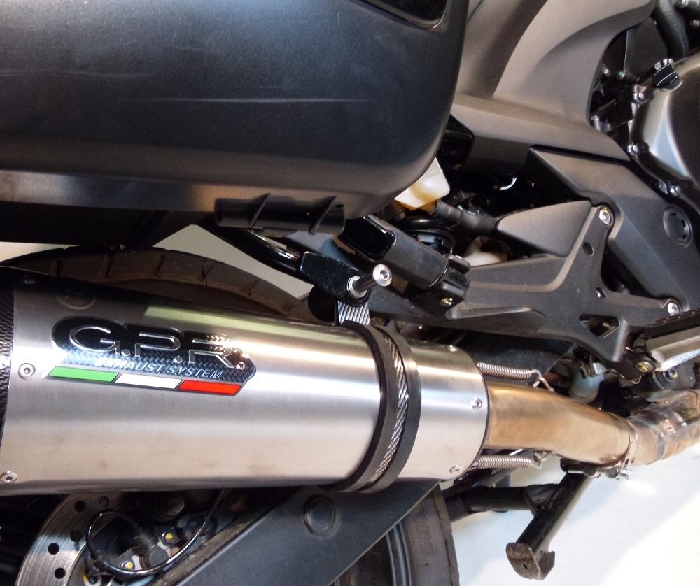 GPR pot echappement compatible avec  Honda Cbf 1000 - ST  2010-2016, Satinox , Échappement légal, homologué,silencieux avec db killer amovible et tuyau de liaison spécifique 