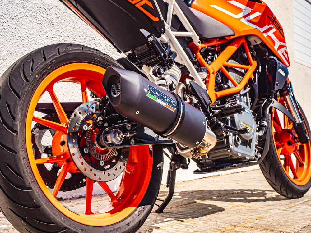 GPR pot echappement compatible avec  Ktm Duke 250 2021-2023, Furore Nero, Pot échappement racing, avec les tuyaux de liaison, article sans homologation 