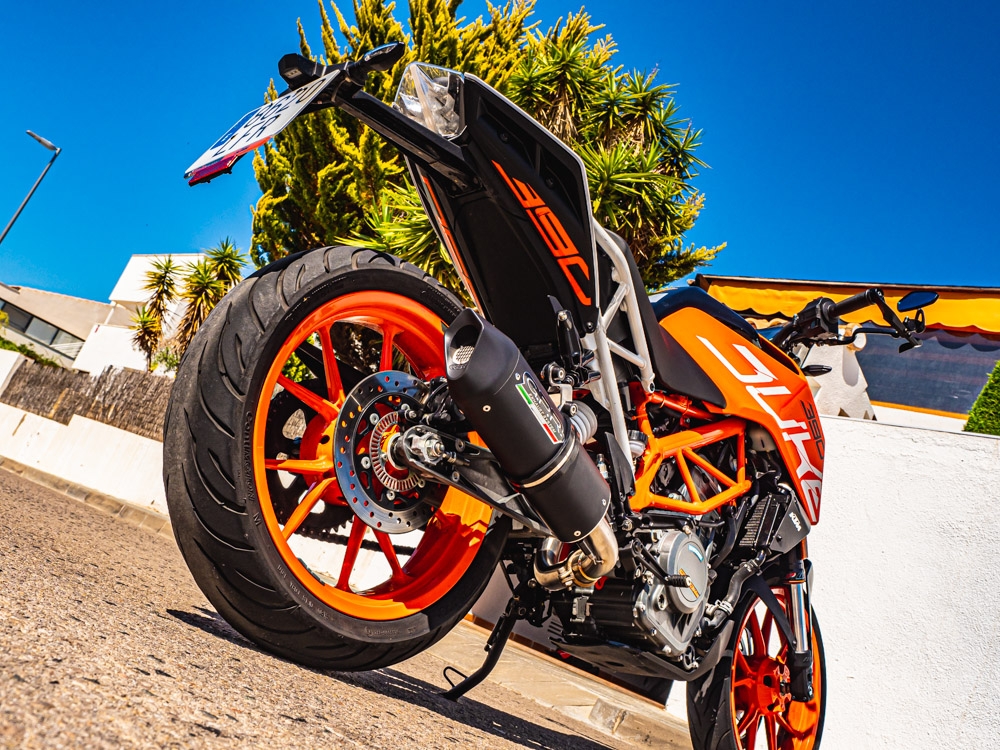 GPR pot echappement compatible avec  Ktm Duke 250 2021-2023, Furore Nero, Pot échappement racing, avec les tuyaux de liaison, article sans homologation 