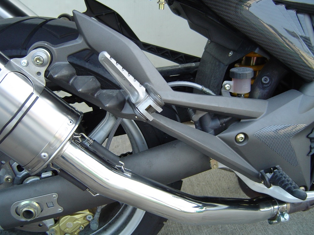 GPR pot echappement compatible avec  Cagiva Raptor 1000 2000-2003, Satinox , Paire de pot d'échappement homologuées, livrées avec db killer amovible et raccords spécifiques 